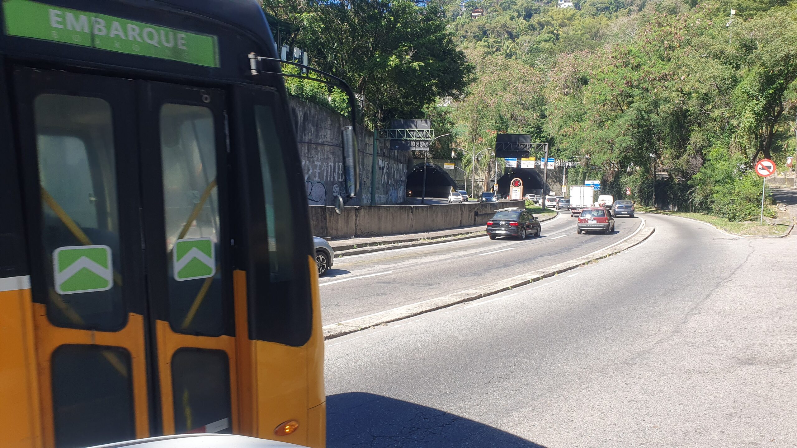 Manutenção bloqueia túneis e viaduto nesta segunda-feira (25/11) | Veja o plano de trânsito