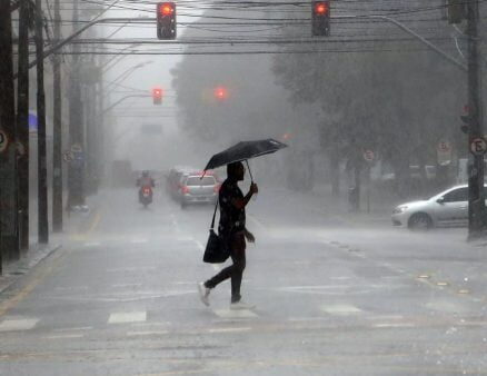 Regiões Sul, Sudeste e Centro-Oeste enfrentam possibilidade de tempestades neste fim de semana; confira a previsão